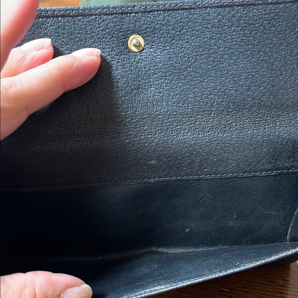 Gucci Black Leather Wallet with Textured Finish - Picture 6 of 13